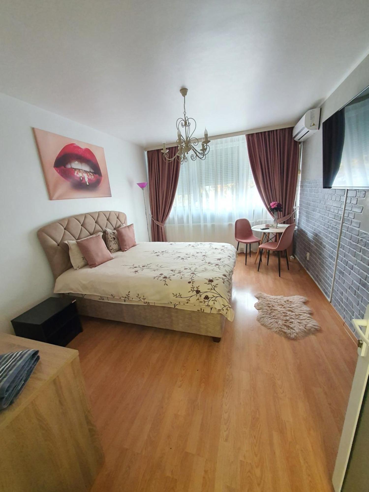 Chic Apartment- Place To Remember Galati  Exterior photo