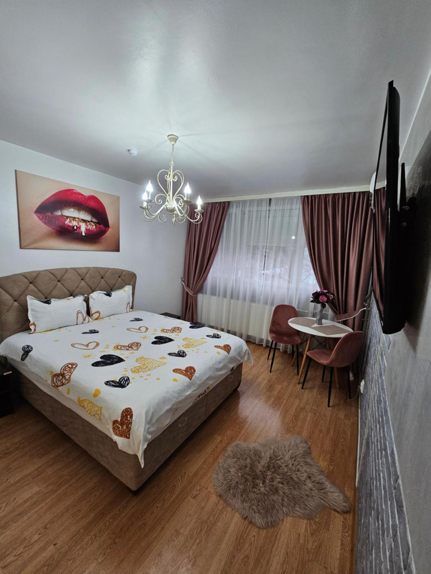 Chic Apartment- Place To Remember Galati  Exterior photo